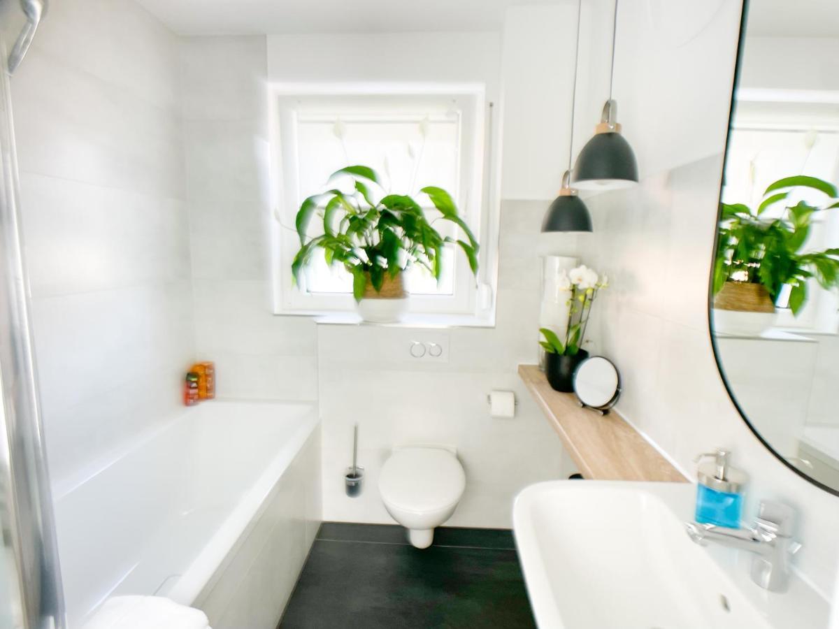 M-Style 02 Apartment Mit Balkon 24H Self-Check-In, Free Parking, Netflix نورنبيرغ المظهر الخارجي الصورة