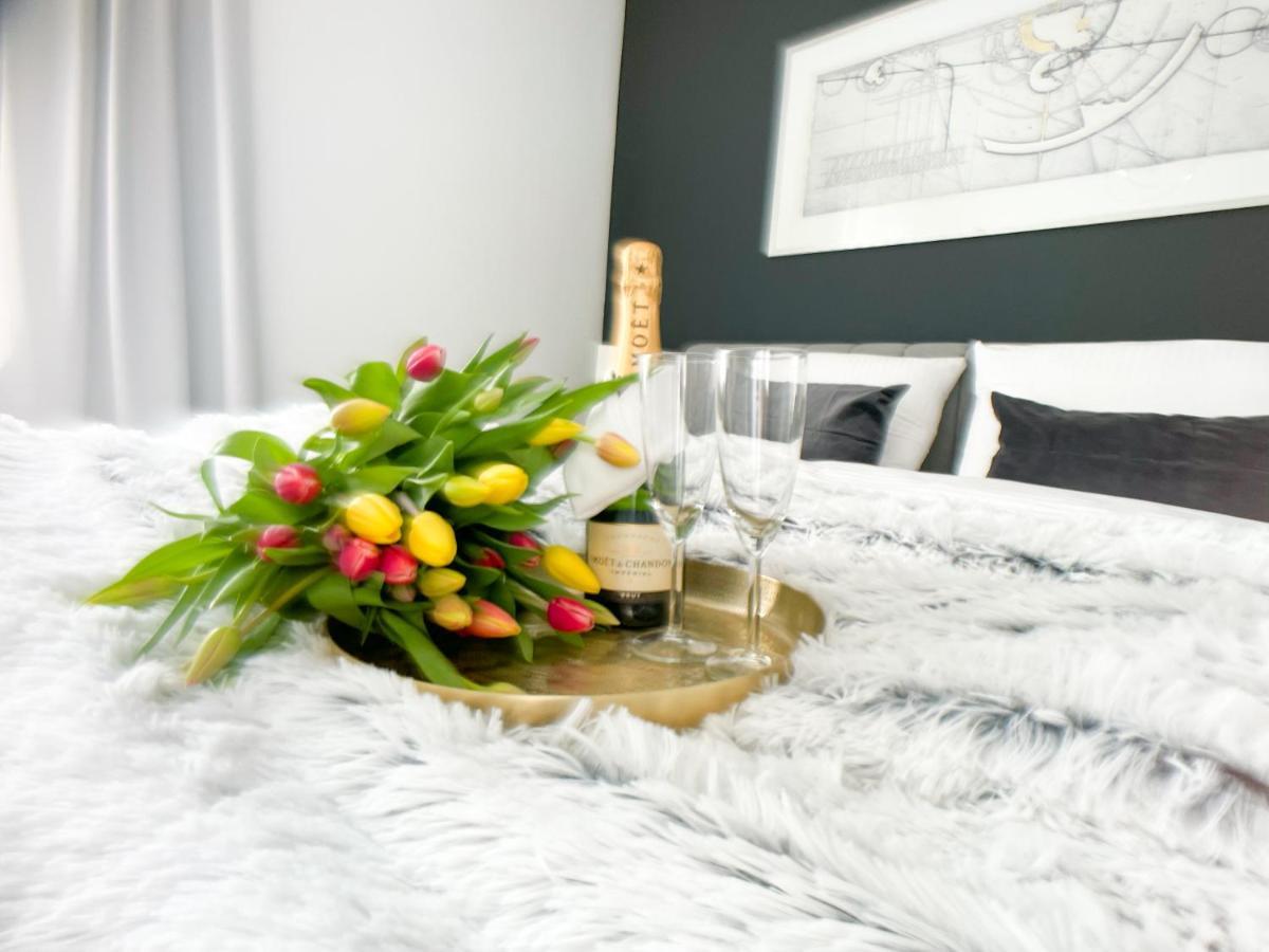 M-Style 02 Apartment Mit Balkon 24H Self-Check-In, Free Parking, Netflix نورنبيرغ المظهر الخارجي الصورة